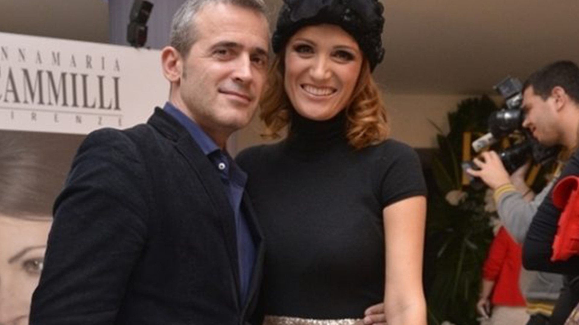 Carmen Negoita a renascut in bratele noului iubit. Vezi ce decolteu RAVASITOR are!