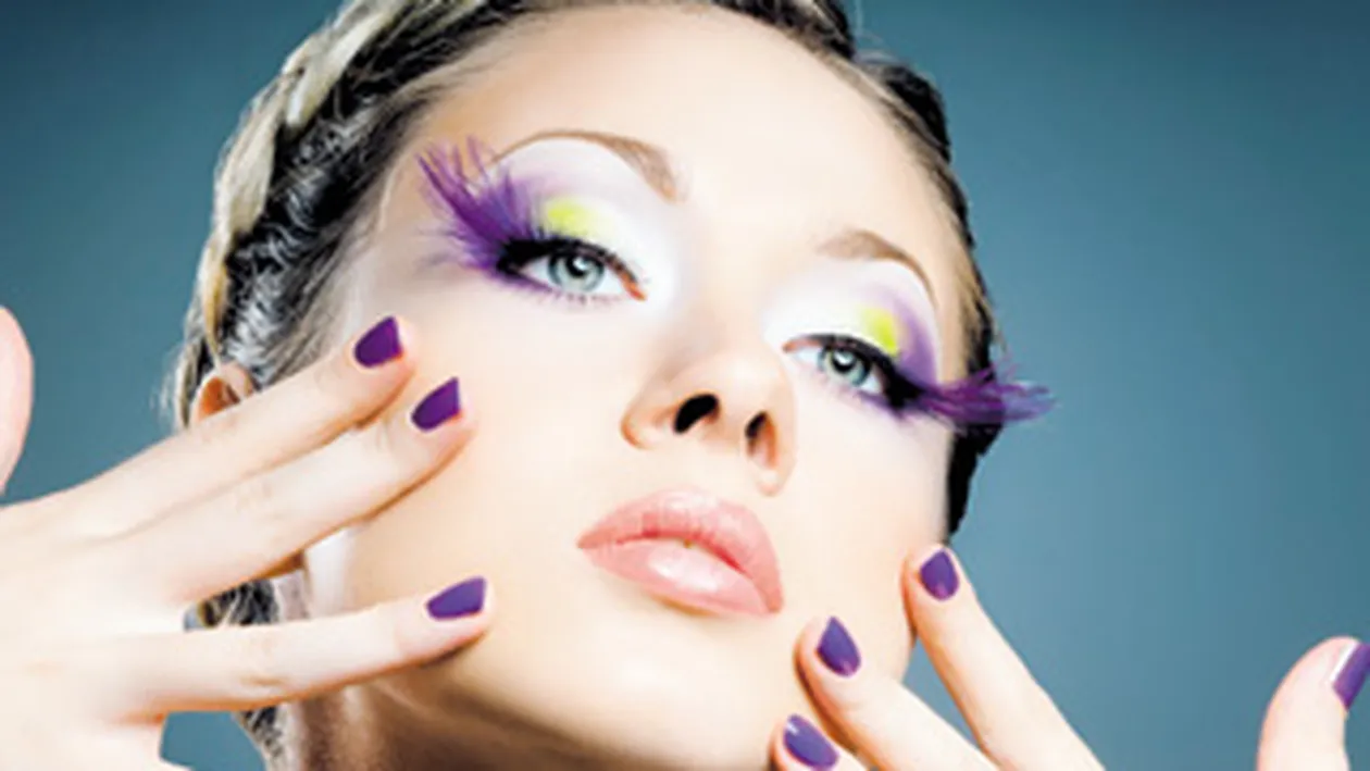 Tot ce trebuie sa stii despre unghiile false: secretul unei manichiuri de diva