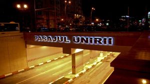 Mare atenţie dacă circulaţi azi pe la Piaţa Unirii! Risc uriaş de prăbuşire