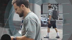 Ce face Dani Oțil când nu prezintă emisiunea de la Antena 1? La combinația asta nu ne-am fi așteptat de la prezentatorul de la Neatza
