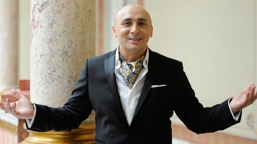 Un mare cântăreţ roman se destăinuie: ”Dacă greşeam, ne dădea cu arcuşul…”