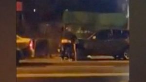 Cum a reacționat un taximetrist din București după ce un client l-a înjurat. Camerele de supraveghere au filmat tot