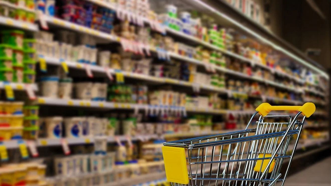 Alimentele care s-au scumpit enorm în 2022. Prețurile vor continua să crească