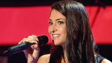 BOMBA SEXY de la Vocea Romaniei nu mai are secrete! Si-a aratat chilotii in public