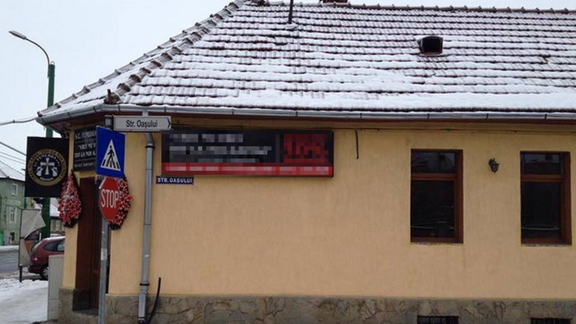 Ce mesaj a putut sa apara pe cladirea unei firme de pompe funebre din Brasov!