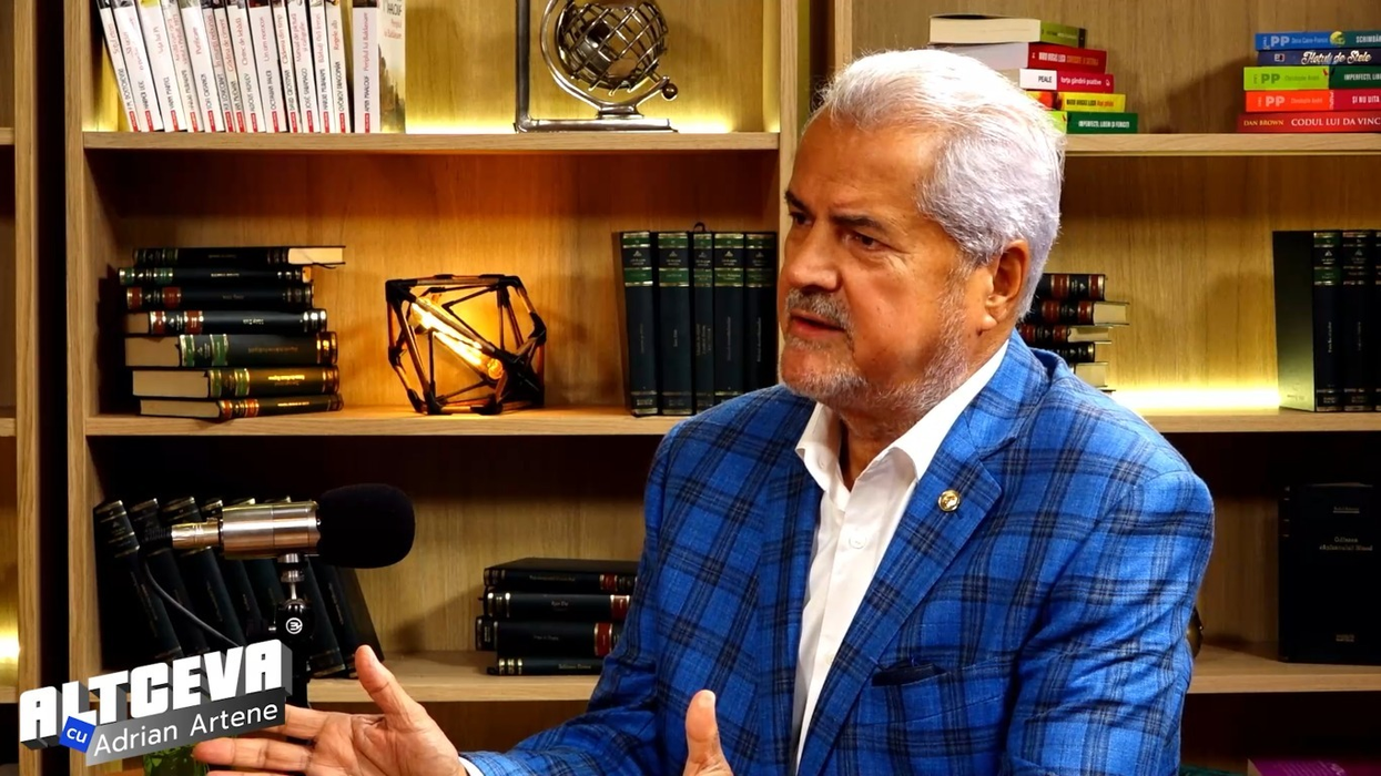 Adrian Năstase, depănând amintirile tinereții în podcastul "Altceva cu Adrian Artene"  / (Sursa: Captură video)