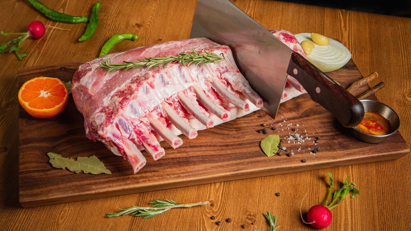 De necrezut! Cât a ajuns să coste un kilogram de carne de miel, cu o lună înainte de Paște