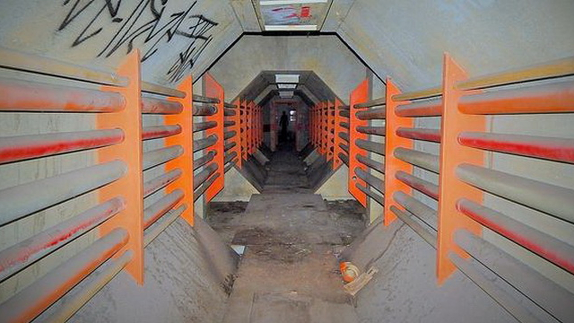 Ce se ascunde in capatul acestui tunel? Un fotograf a INGHETAT de frica cand a vazut: "Nu mai puteam sa respir"