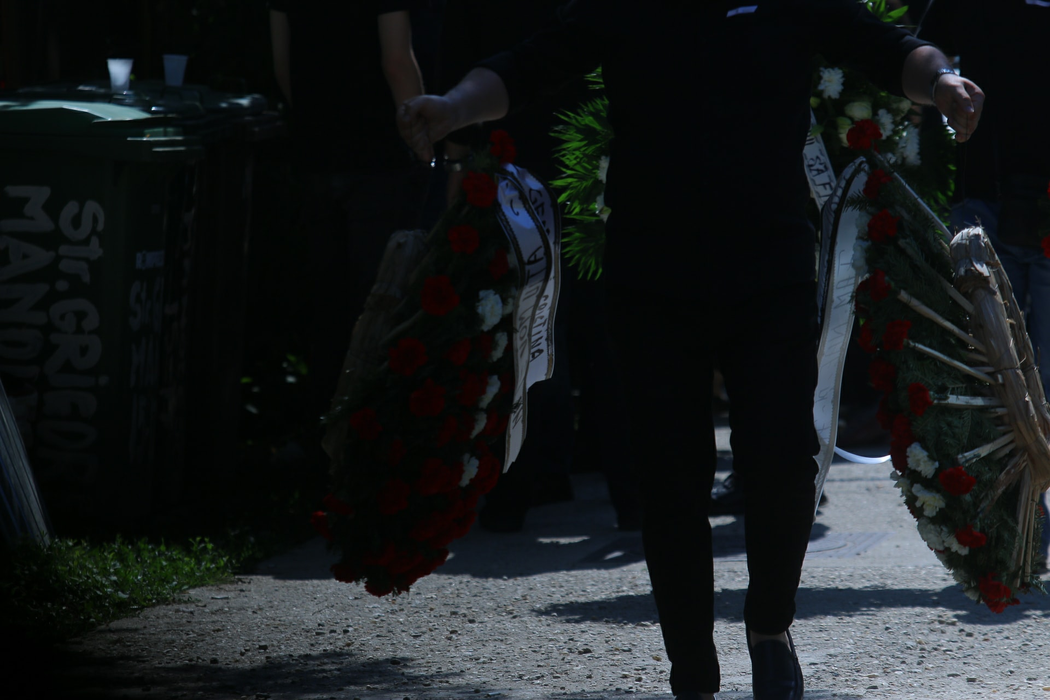 Mesajul tulburător scris pe coroana adusă de Nelu Ploieșteanu pentru fiul său mort