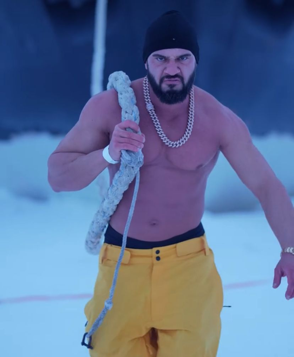 Dorian Popa are un superb lanț de aur cu diamante (Foto: Instagram)