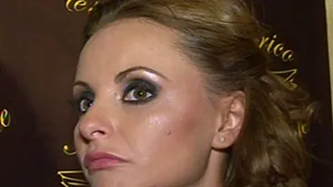 Alexandra Badescu isi taxeaza fostul sot: Imi da pensie alimentara din cand in cand