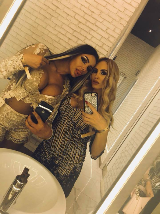 Flore Salalidis a ajuns de spital, iar medicii au decis să îi pună perfuzii de urgenţă. Sursa foto: Facebook