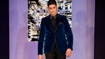 Baiatul vicepremierului Gabriel Oprea s-a facut model! Vezi ce talente are juniorul si de ce suspina fetele dupa el!