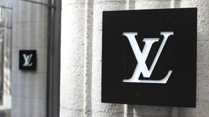 Misterul care a cucerit lumea modei: Celebra monogramă Louis Vuitton a împlinit 130 de ani