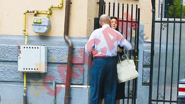 Adina Alberts este o femeie fericita! Viorel Catarama o copleseste cu galanteria