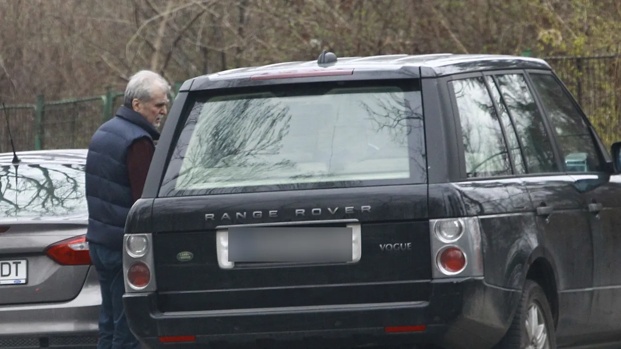 Celebrul Dinu ”Vamă” s-a retras din fotbal, dar… A ”flirtat” într-o parcare cu o doamnă pricopsită! 