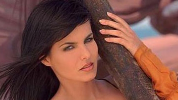 Actrita care da toate miturile peste cap! E insarcinata in 9 luni, dar corpul ei "zice" altceva! Care o fi secretul romancei?
