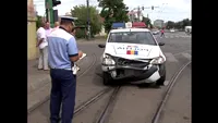 Accident grav în Capitală! O mașină de poliție a fost lovită în plin de un autotursim