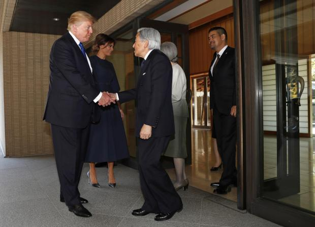 Gestul cu care Donald Trump i-a cucerit pe americani! Cum l-a salutat pe împăratul Japoniei