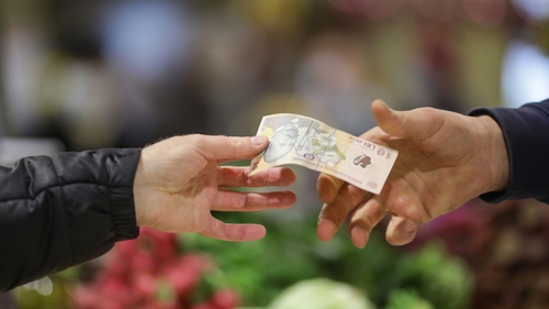 Bancnota de 10 lei care acum valorează 60 de lei. În viitor, o să fie și mai scumpă