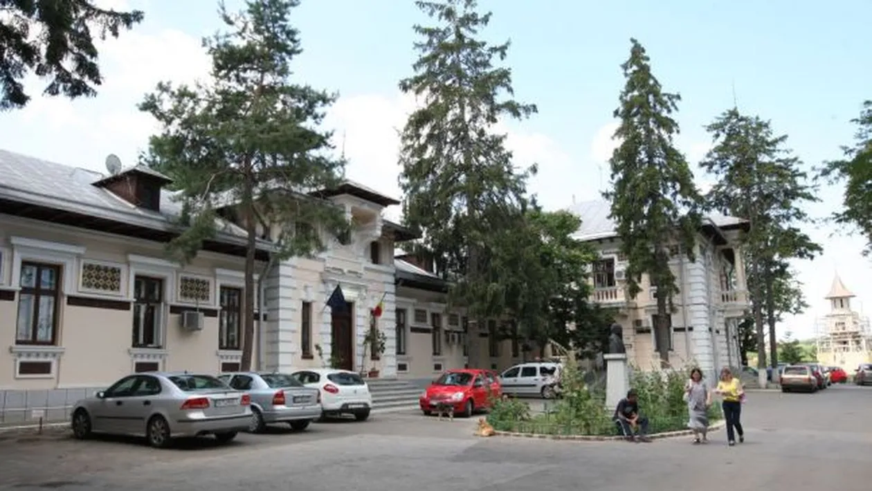 O pacientă a Institutului Socola din Iaşi s-a aruncat într-o fântână din curtea spitalului