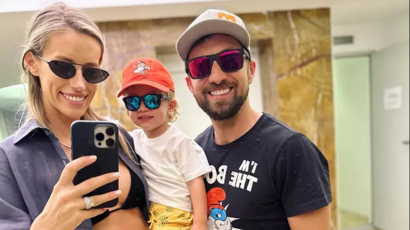 Situaţie ireală cu bona aleasă de Dani Oţil pentru Tiago: "Omul a ieşit din baie cu capul în flăcări"