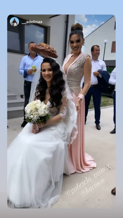 Karmen și Bogdan Căplescu, în rolul de nași pentru doi apropiați! Artista și fiica ei, Sofia, s-au asortat și au făcut senzație la petrecerea de lux | FOTO