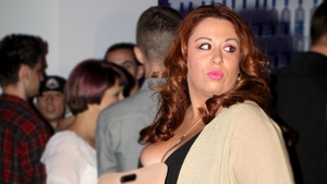Oana Roman, libera printre aripioare picante si preparate chinezesti! Nu a stiut ce sa aleaga si a luat de toate!