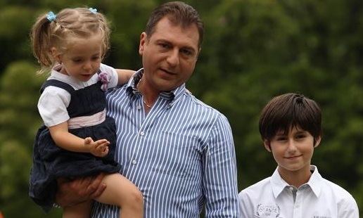 Christian Sabbagh, împreună cu fiul şi fiica lui cea mare