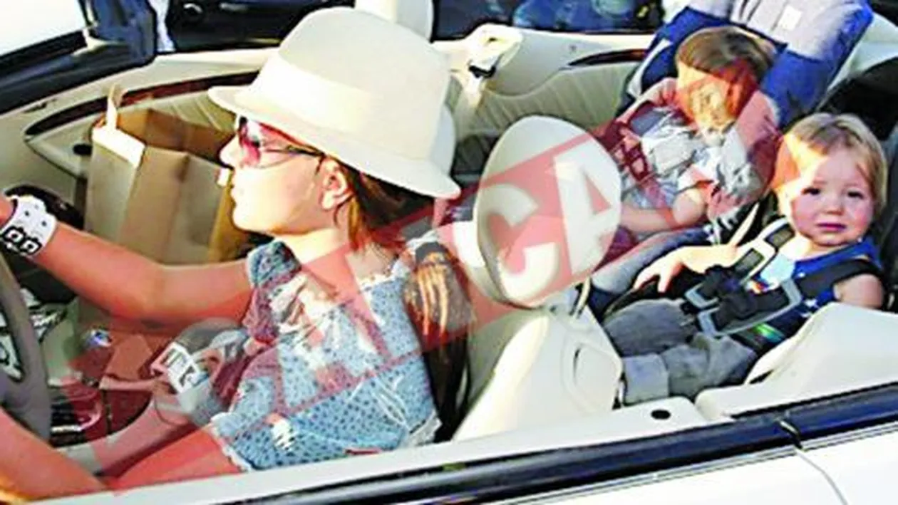 Britney s-a dat cu masina copiilor