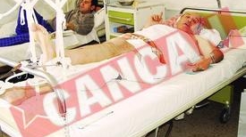 Un taxi a rasturnat o ambulanta in intersectie