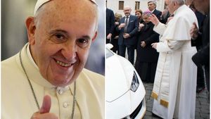 Papa Francisc a primit cadou un Lamborghini Huracan de culoare albă! A spus rapid ce plănuieşte să facă cu super maşina după ce a sfinţit-o