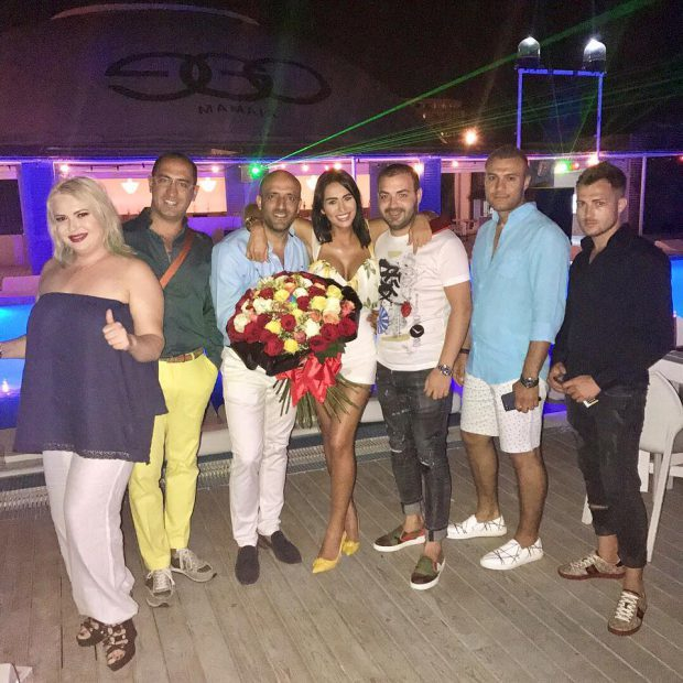 Margherita de la Clejani, extrem de sexy cu ocazia zile de naştere. Cum s-a fotografiat bruneta