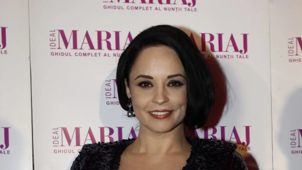 Andreea Marin si-a scos pieptul la inaintare de cand a divortat de Stefan Banica Jr. Vezi aici cum se imbraca inainte vedeta!
