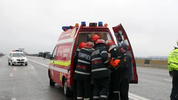 Accident grav pe DN2. Au intervenit şapte ambulanţe. Două dintre victime sunt copii