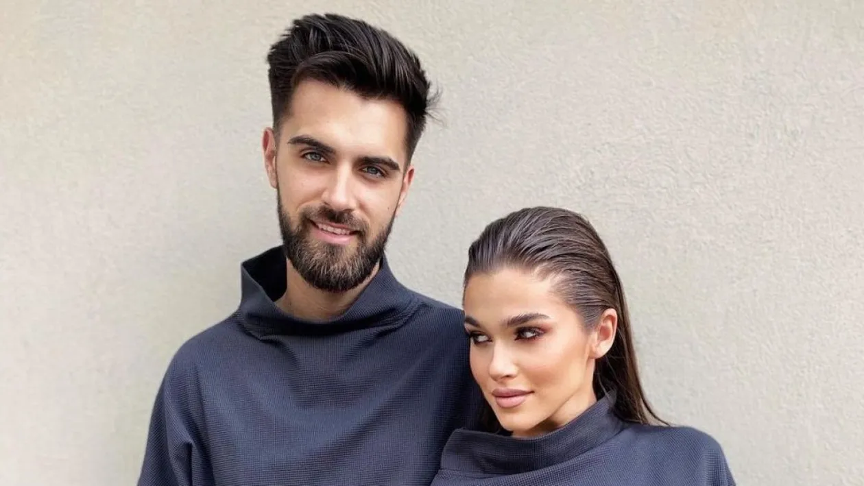 Theo Rose își dorește trei copii: ”Chiar mă văd mamă!”