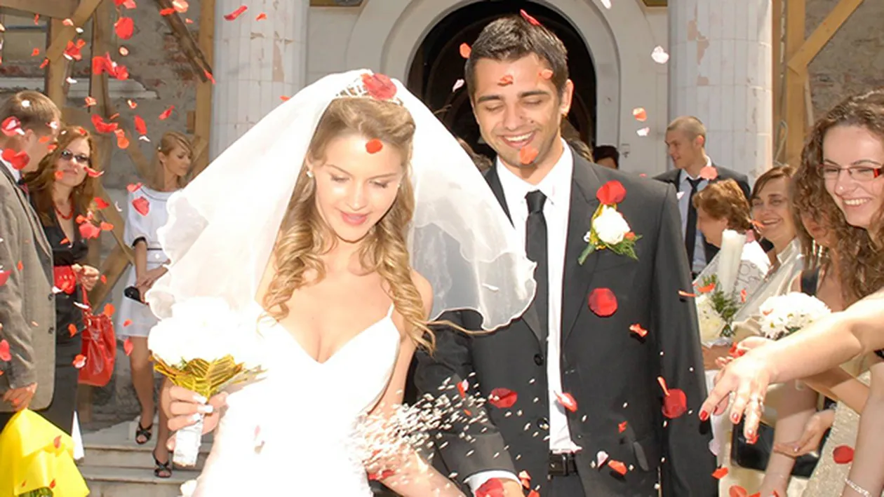 Catalin Maruta si Andra, de doua ori nasi intr-o singura zi! Cum si-au facut aparitia la biserica, in fata unor invitati de seama