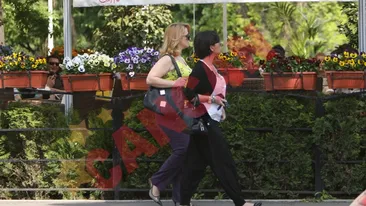 De cand nu mai are barbat, petrece cu fetele