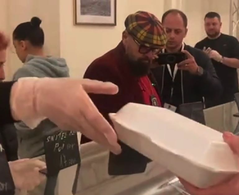 Cristian Popescu Piedone a făcut ravagii și în Parlament! Ce a descoperit într-un restaurant