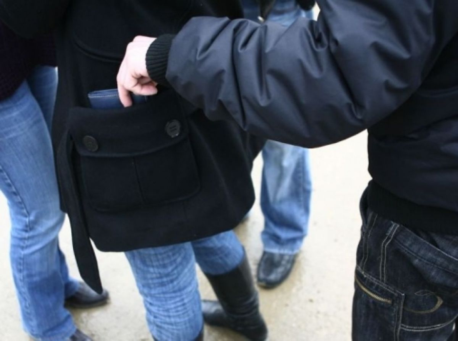 Bărbatul care a mușcat un polițist a fost drastic amendat