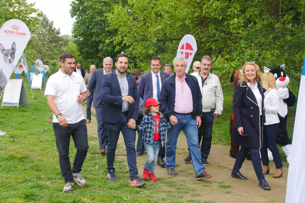 A început Euro PetFest, festivalul dedicat animalelor! Călin Popescu Tăriceanu, printre primii invitați