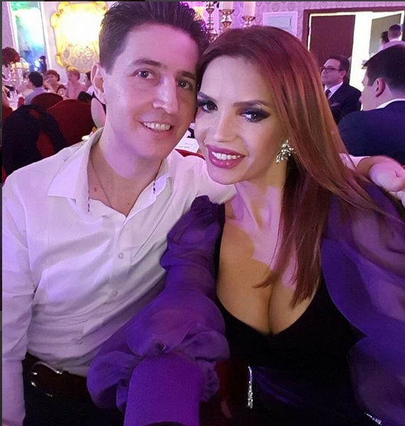 Încă un tinerel pe lista Cristinei Spătar? Cu cine s-a fotografiat artista
