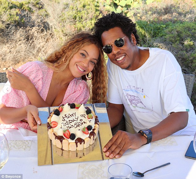 Beyoncé a împlinit 37 de ani și arată fantastic!