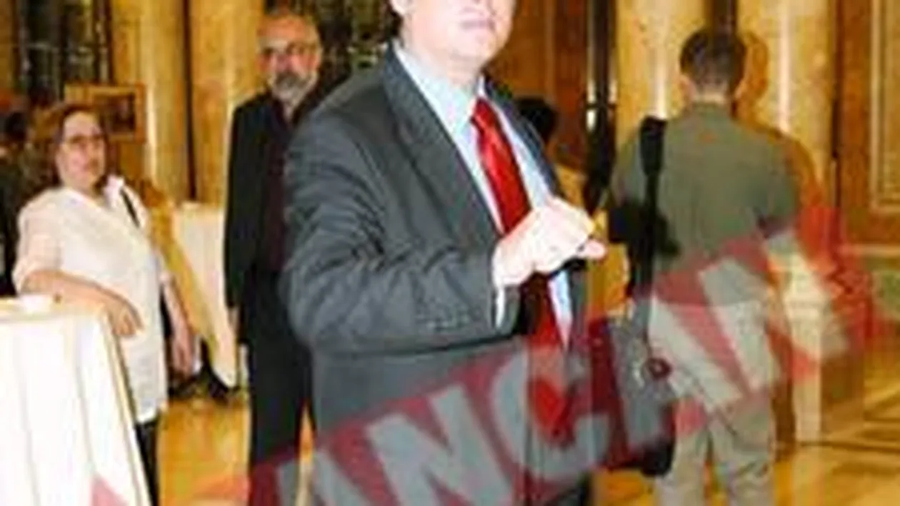 Centrul Wiesenthal cere capul lui Cioroianu