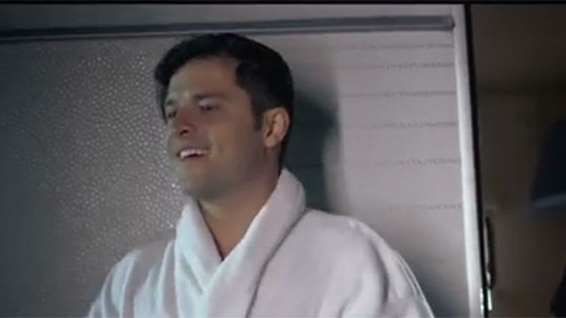 Liviu Varciu, lins pe fată de Adelina in noul videoclip! Iti place cum sună piesa „Vecina”?