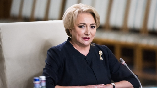 Iulia Albu o face praf pe Viorica Dăncilă, după apariția de la sfințirea Catedralei: “S-a îmbrăcat ca la metrou!”