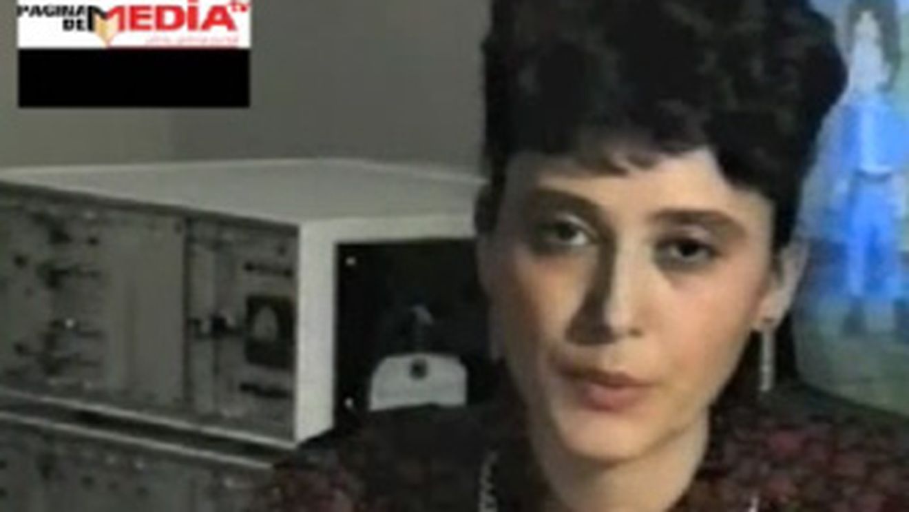VIDEO Imagini de colectie! Uite cum arata Andreea Esca acum 20 de ani! Prezenta stirile la SOTI. Vezi aici ce salariu avea