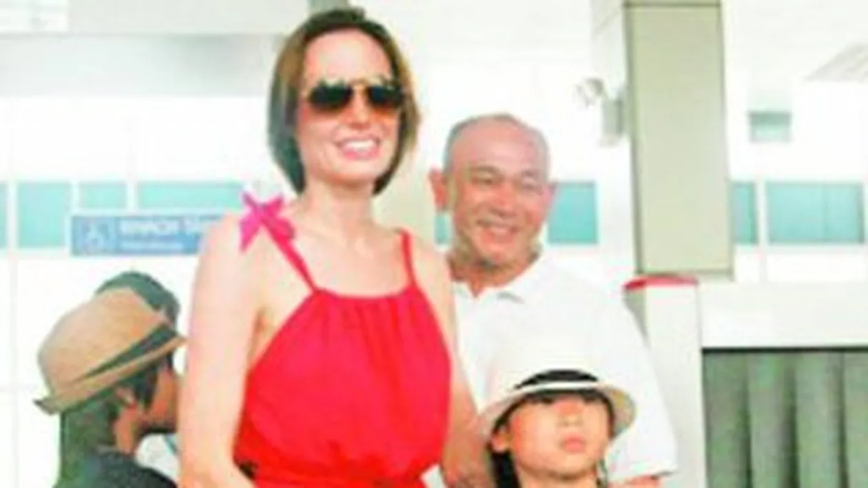 Angelina Jolie consuma doar 600 de calorii pe zi! A ajuns la 44 de kilograme