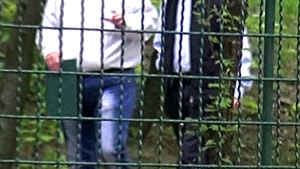 Cum a fost filmat Traian Basescu de paparazzi, in timpul unei intalniri secrete! A crezut ca nu-l vede nimeni, dar…