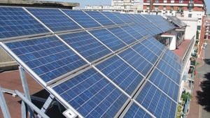 Panourile solare de balcon care fac senzație în Germania au ajuns și în România. Cât costă și cum funcționează